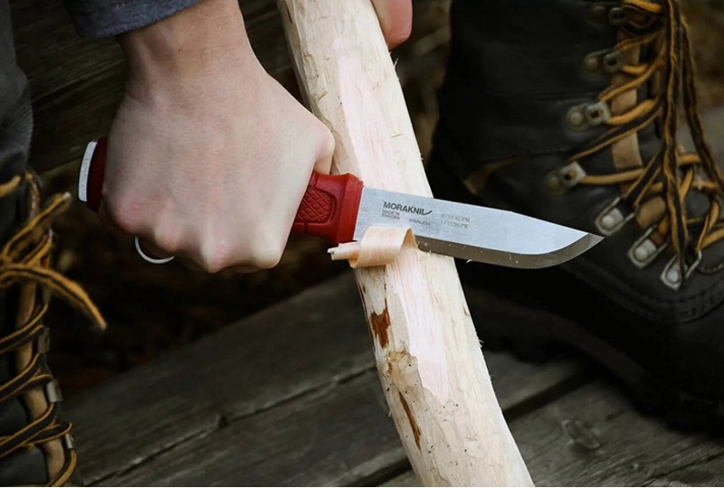 Походный нож Morakniv Companion Red фото 6